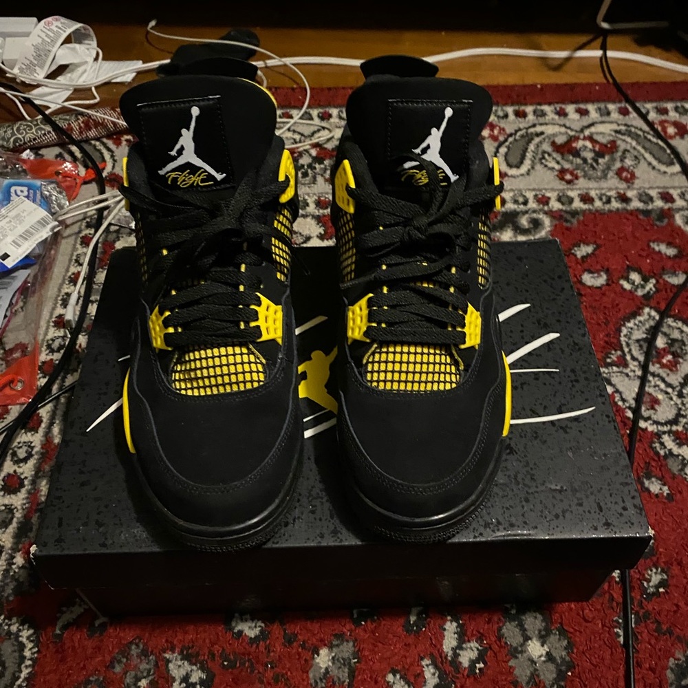 Thunder 4s.